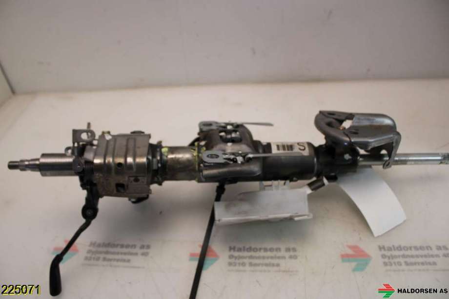 Rattaksel til Toyota Land Cruiser 120 2002-2009  (TOYOTA|452506A780|)