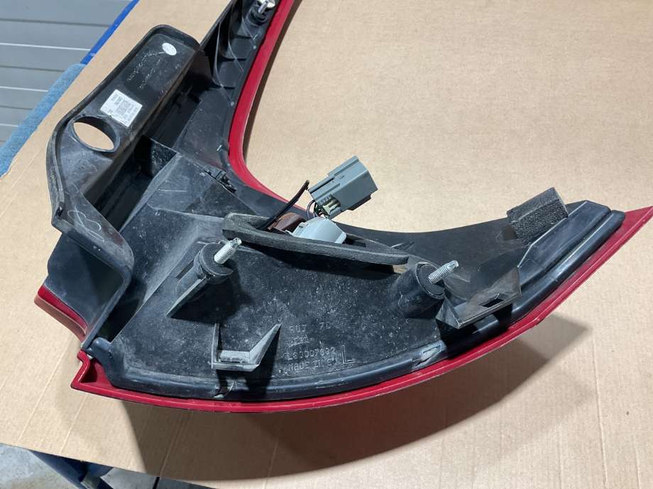 Baklykt venstre til Volvo XC60 2008-2013 (Type I, Fase 1)  (VOLVO|31323034|)