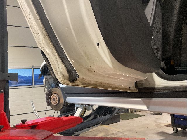 Dør venstre bak til Volvo XC60 2008-2013 (Type I, Fase 1)  (VOLVO|31402417|)