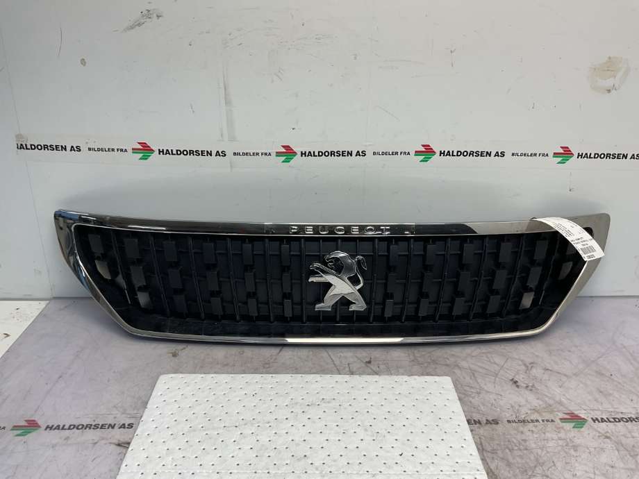 Grill til Peugeot Expert, 2016-->> (Type III)  (PEUGEOT|98 117 104 XT)
