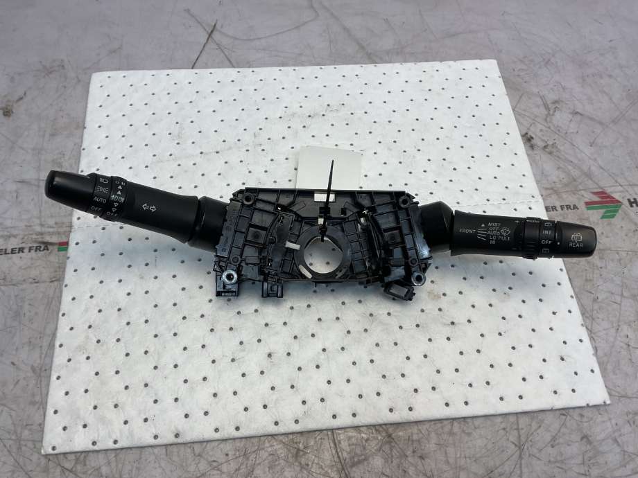 Bryter combi til Mitsubishi Outlander 2012-2015 (Type III, Fase 1)  (MITSUBISHI|8600A406|8612A031|8614A129)