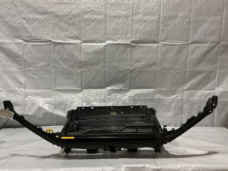 Frontplate til Škoda Octavia 2013-2016 (Type III, Fase 1)  (5E0 805 588 D|5E0 805 588 C)