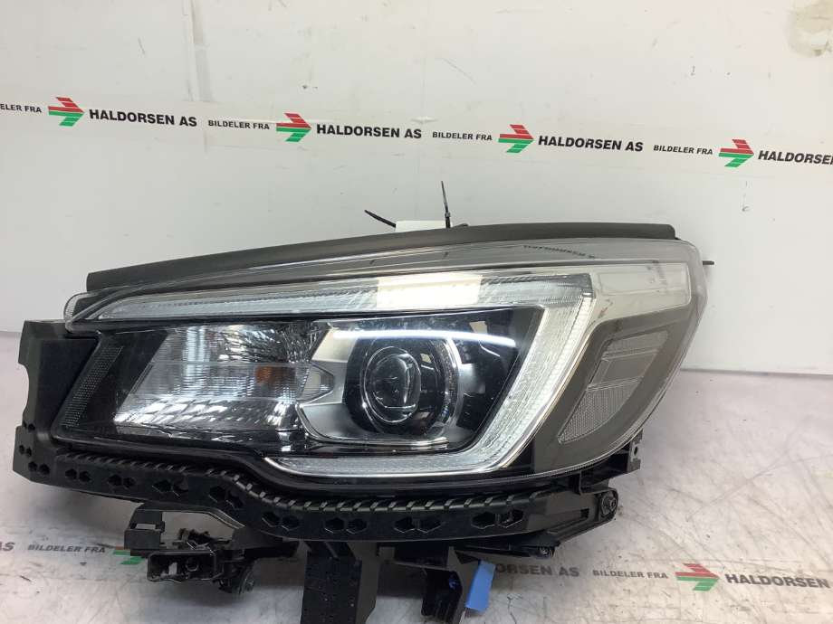 Frontlykt venstre halogen til Subaru Forester, 2019-->> (Type V)  (SUBARU|84002SJ050)