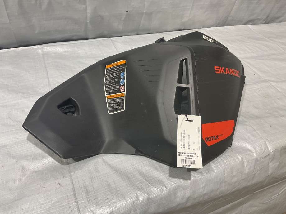 MC, Kåpe, høyre til Snøscooter Ski-Doo øvrige, 0-->> (SKI-DOO SKANDIC|)