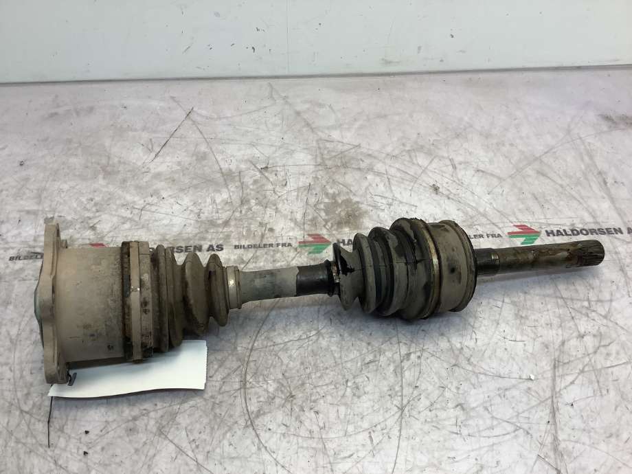 Drivaksel venstre foran til Toyota Hiace 2007-2012 (Fase 3)  (TOYOTA|4343026032|)