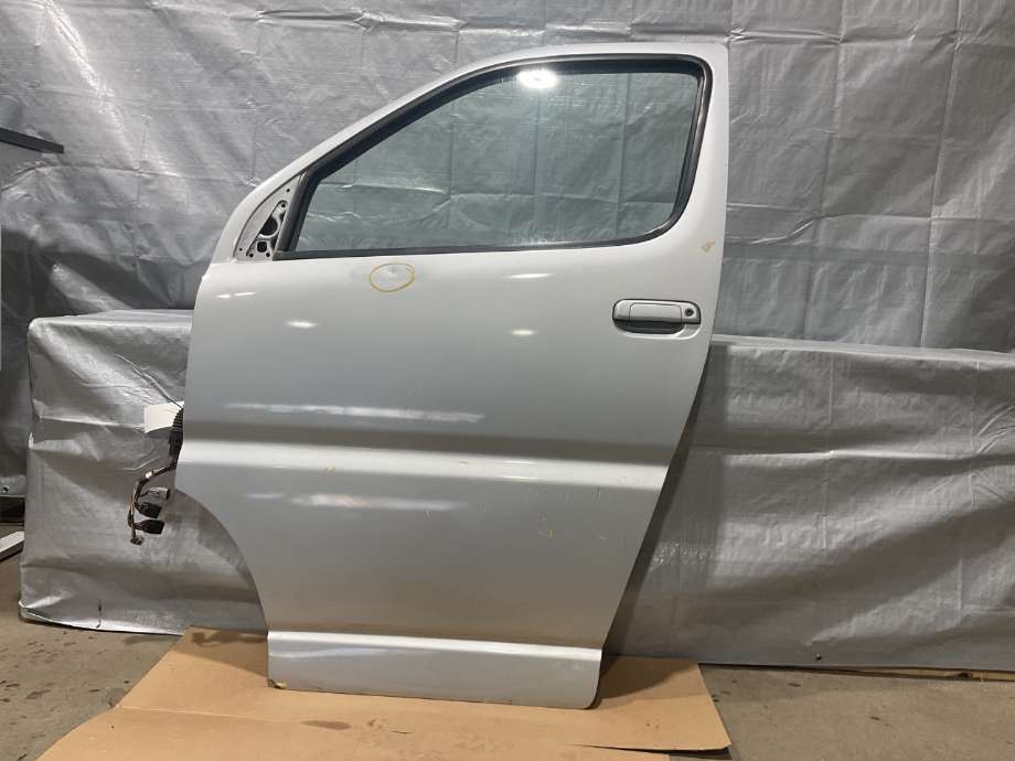 Dør venstre 2dørs til Toyota Hiace 2007-2012 (Fase 3)  (TOYOTA|6711226010|)