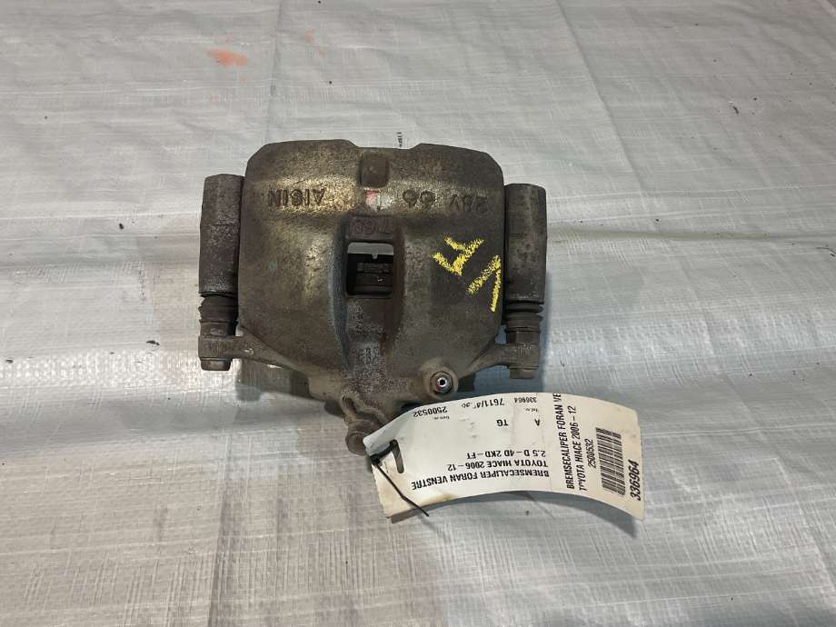 Bremsecaliper venstre foran til Toyota Hiace, 2007-2012 (Fase 3)  (TOYOTA|)