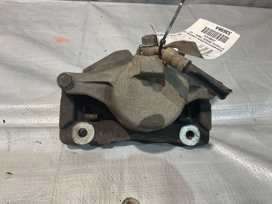 Bremsecaliper venstre foran til Toyota Hiace 2007-2012 (Fase 3)  (TOYOTA|)