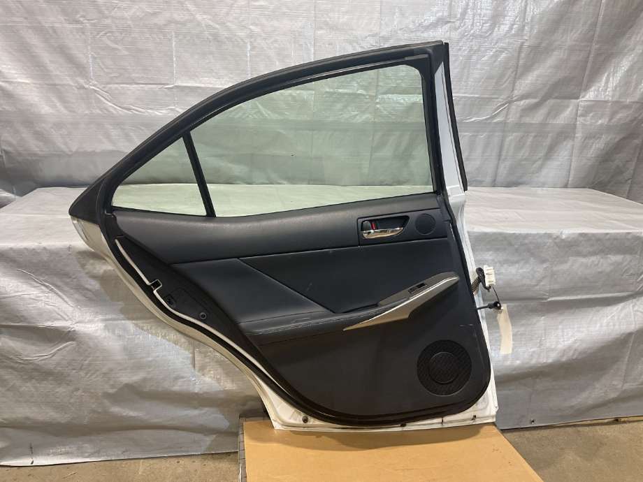 Dør venstre bak til Lexus IS 2013-2020 (Type III) (XE30) (XE30) (LEXUS|6700453070|)
