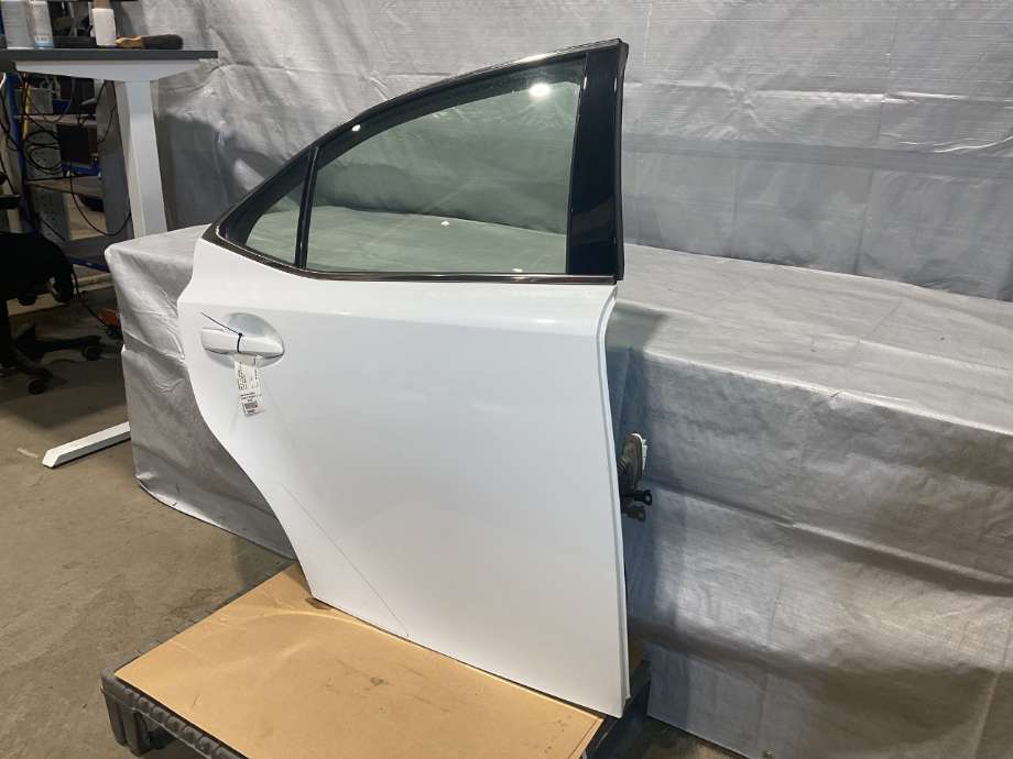 Dør høyre bak til Lexus IS 2013-2020 (Type III) (XE30) (XE30) (LEXUS|6700353070|)
