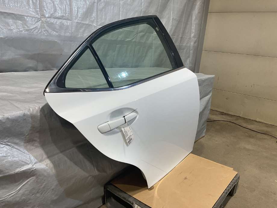 Dør høyre bak til Lexus IS 2013-2020 (Type III) (XE30) (XE30) (LEXUS|6700353070|)
