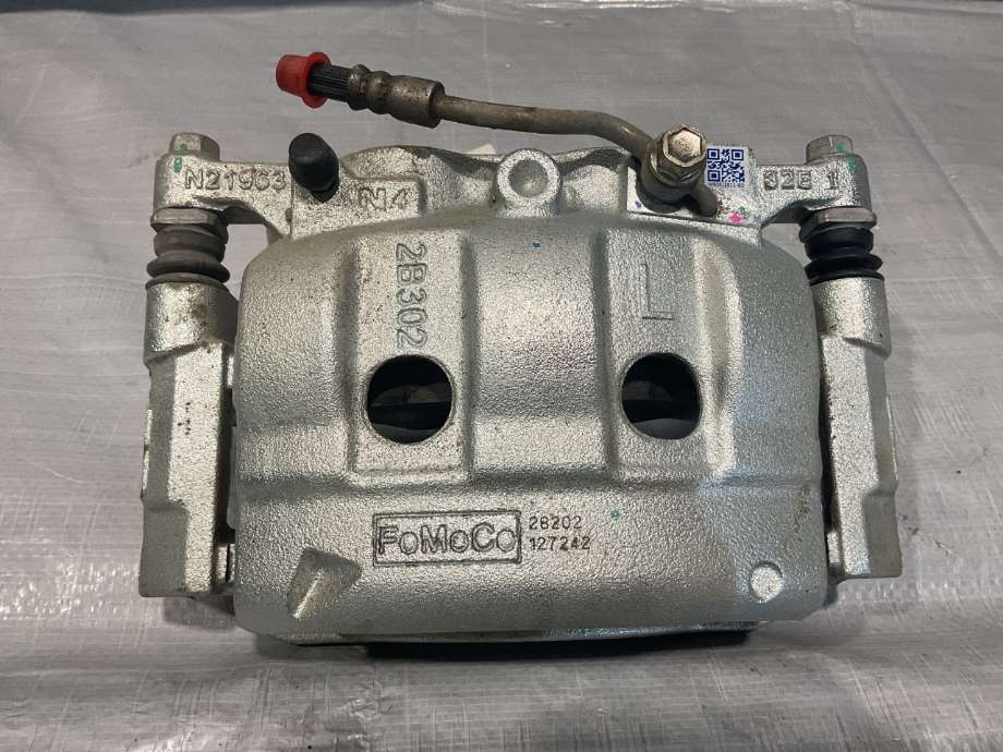 Bremsecaliper venstre foran til Ford Ranger / Ranger Raptor 2022-->>  (FORD RANGER RAPTOR
DOBBELHYTTE|2717265|MED KLAVE|2717270)