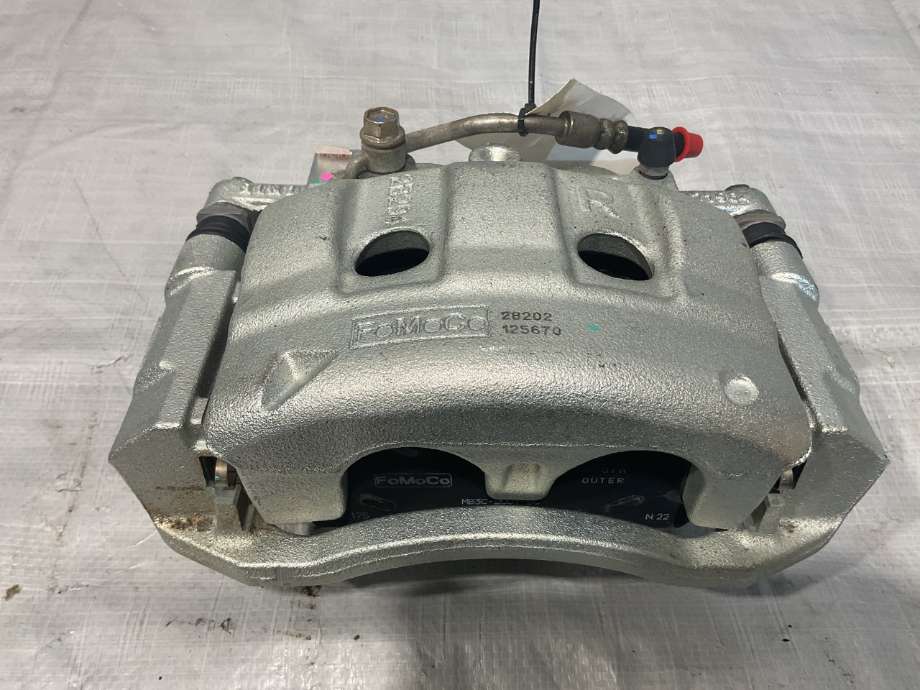 Bremsecaliper høyre foran til Ford Ranger / Ranger Raptor 2022-->>  (FORD RANGER RAPTOR
DOBBELHYTTE|2717265|2717267|MED KLAVE)