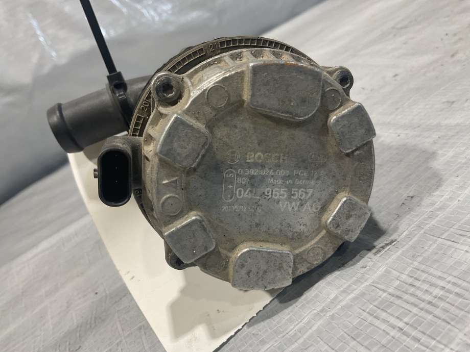 Sirkulasjonspumpe til VW Passat 2015-2019 (Fase 1) (B8) (B8) (VOLKSWAGEN|04L 965 567|)