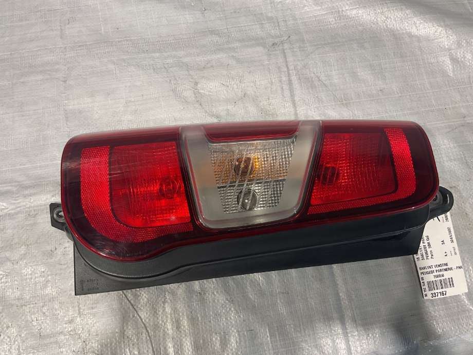 Baklykt venstre til Peugeot Partner, 2019-->> (Type III)  (PEUGEOT|98 192 358 80)