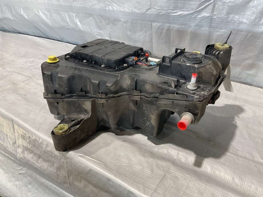 AdBlue tank til Peugeot Partner 2019-->> (Type III)  (PEUGEOT|98 176 018 80|)