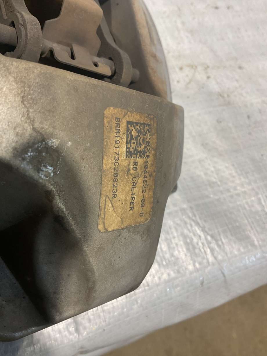 Bremsecaliper høyre foran til Tesla Model 3 2018-2023 (Fase 1)  (TESLA|1044622-00-D|)