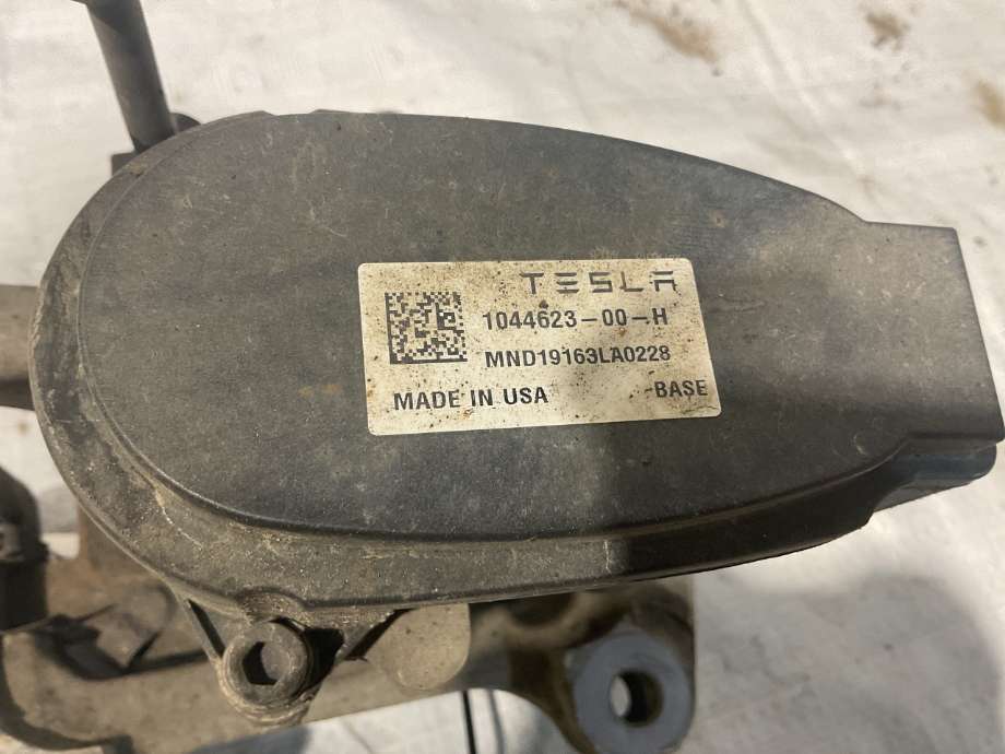 Bremsecaliper venstre bak til Tesla Model 3 2018-2023 (Fase 1)  (TESLA|1044623-00-H|)