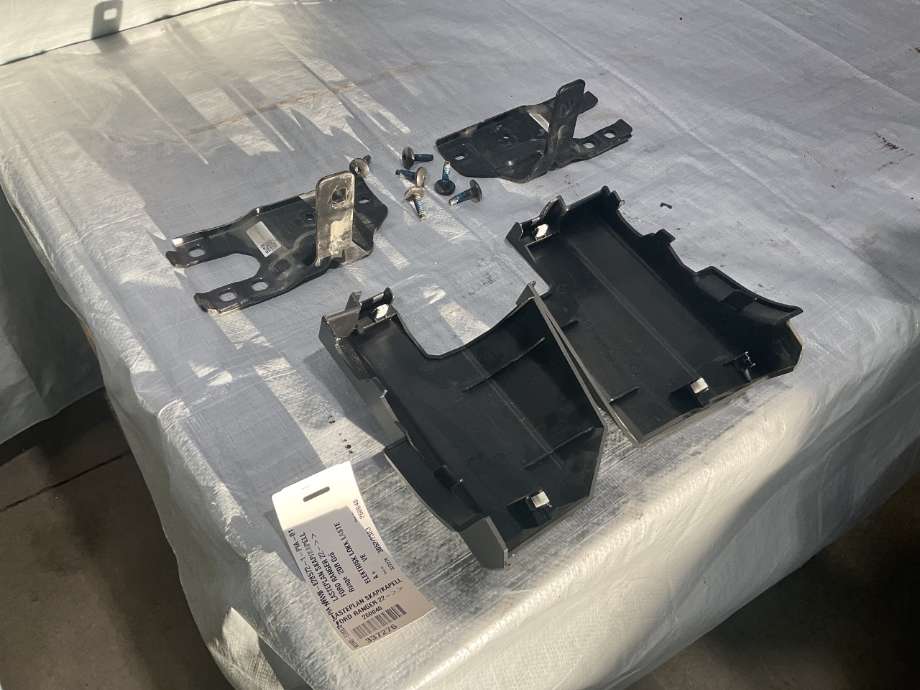 Diverse deler til Ford Ranger / Ranger Raptor 2022-->>  (FORD RANGER RAPTOR
DOBBELHYTTE|N1WB-E28572-1-PIA-01|ELEKTRISK LOKK LASTE|)