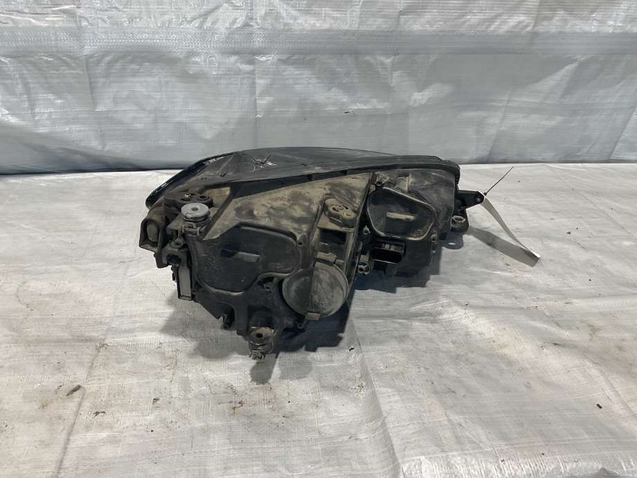 Frontlykt venstre halogen til VW e-Golf 2014-2017 (Fase 1)  (VOLKSWAGEN|5GE 941 773|)