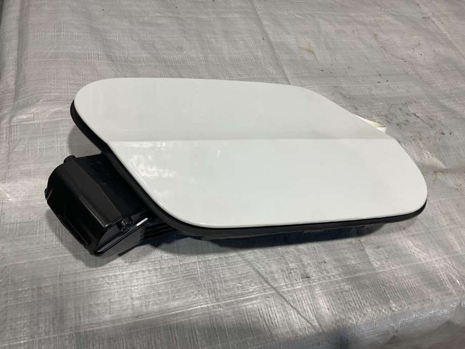 Batterilader inntak/luke til VW ID.3 2020-->> (VOLKSWAGEN ID 3 KOMBI 5D FL|10A 809 857 C|10A 809 909|)