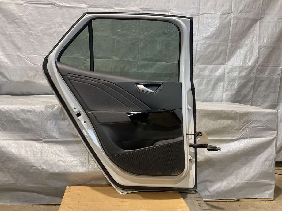 Dør venstre bak til VW ID.3 2020-->>  (VOLKSWAGEN ID 3 KOMBI 5D FL|10A 833 055 G|)