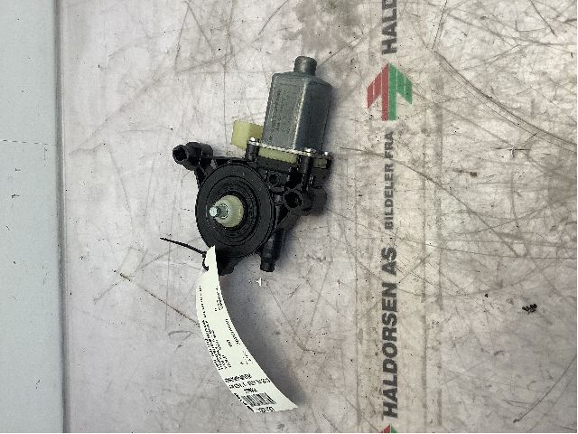 Ruteheis til VW Golf VII, 2012-2017 (Fase 1)  (VOLKSWAGEN|8W0 959 802)