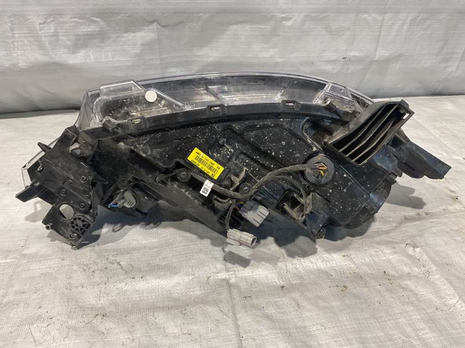 Frontlykt venstre halogen til Mitsubishi Outlander 2015-->> (Type III, Fase 2)  (MITSUBISHI|8301C853|)