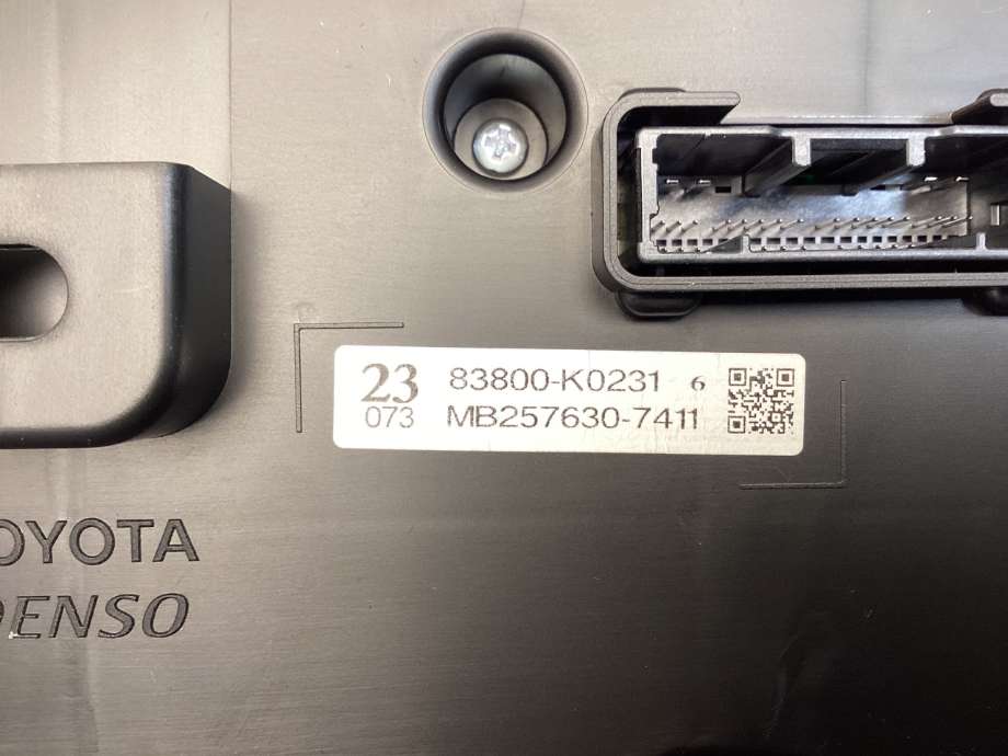 Instrumentpanel til Toyota Yaris 2020-->> (Type IV)  (TOYOTA|83800K0231|)