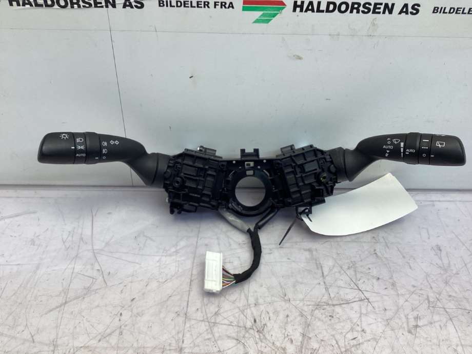 Bryter combi til Toyota Yaris 2020-->> (Type IV)  (TOYOTA|8431902010|8432902040|8465202A50)