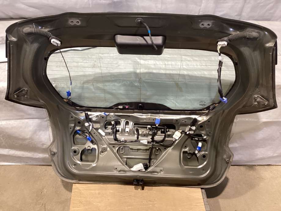 Bakluke combi til Toyota Yaris 2020-->> (Type IV)  (TOYOTA|67005K0030|)