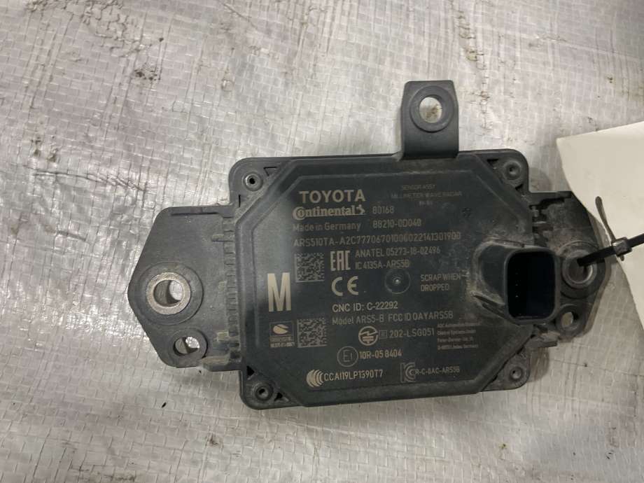 Sensor radar til Toyota Yaris 2020-->> (Type IV)  (TOYOTA|882100D040|)