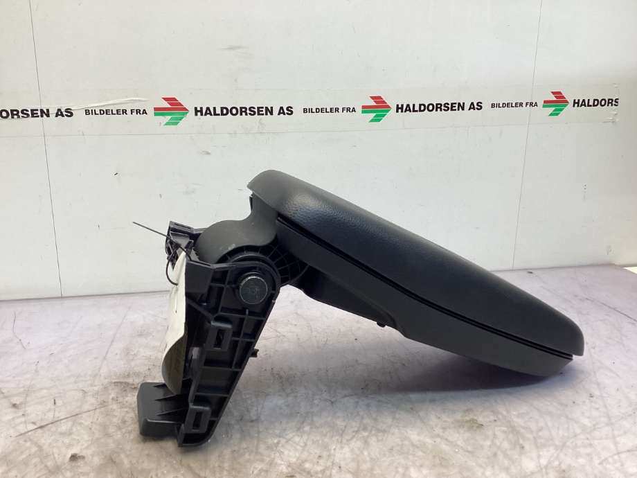 Sete armlene lokk til Toyota Yaris Cross (SUV) 2021-->>  (TOYOTA|58905K0020C1|)