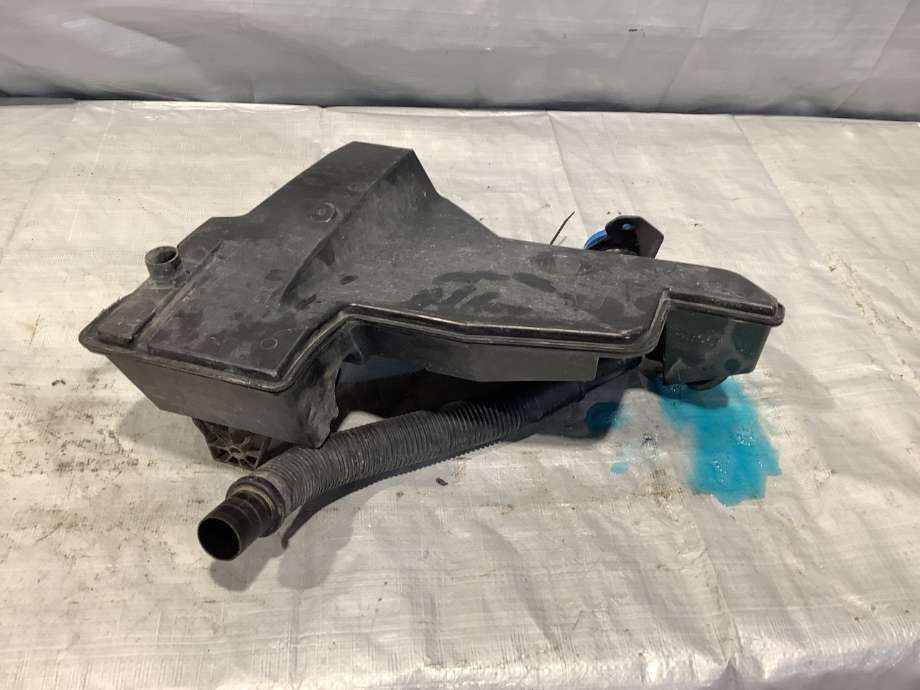 Spylertank til Audi e-tron 2018-->>  (AUDI|4KE 955 451 P|)