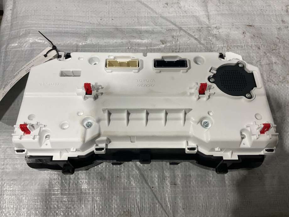 Instrumentpanel til Toyota Yaris Cross (SUV) 2021-->>  (TOYOTA|83800F5D70|)