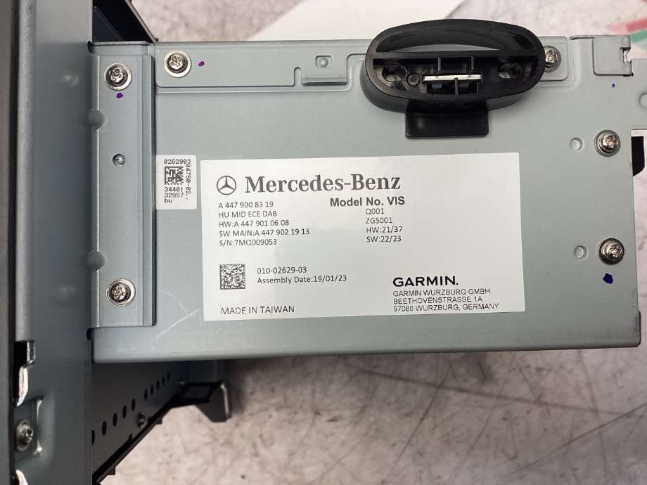 Instrument kjørecomputer til Mercedes Vito 2014-->> (W447) (W447) (MERCEDES|A 447 820 37 01|)