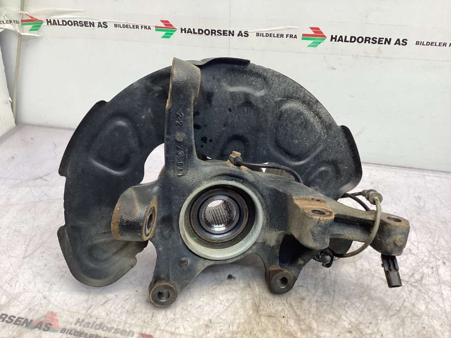 Hjulspindel høyre foran til Mercedes Vito 2014-->> (W447) (W447) (MERCEDES|A 447 330 88 00|A 447 421 64 00|)