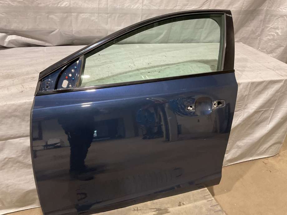Dør venstre foran til Volvo V40, 2012-2019 (VOLVO|32321018)