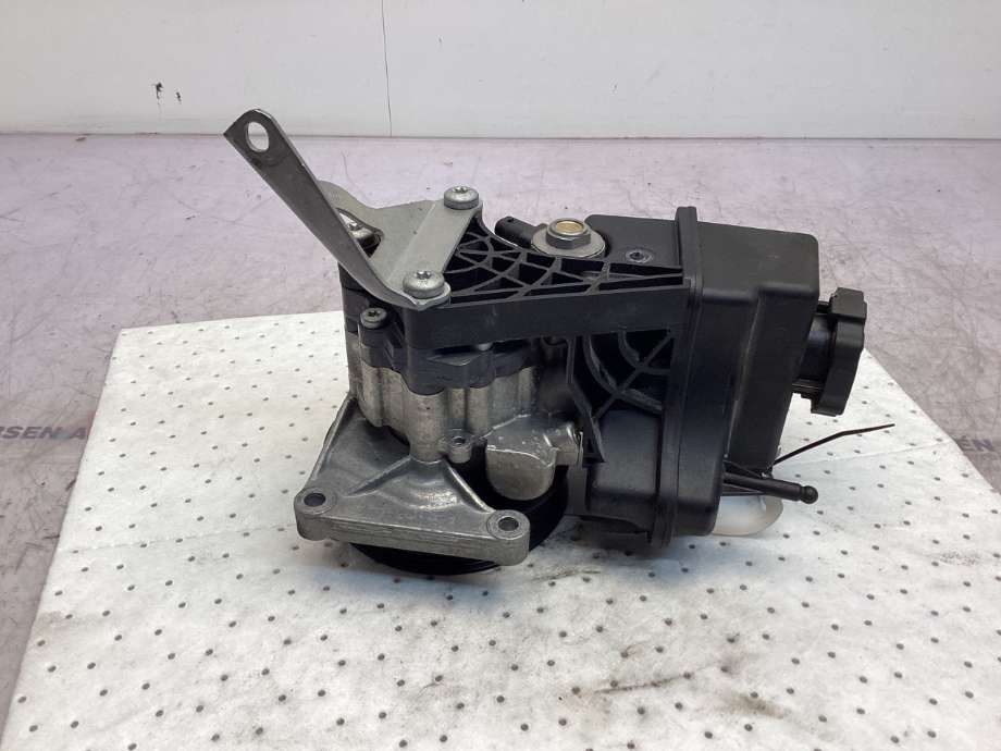 Servo pumpe mekanisk til Mercedes E-Klasse 2009-2013 (Fase 1) (W212) (W212) (MERCEDES|A 006 466 47 01|)