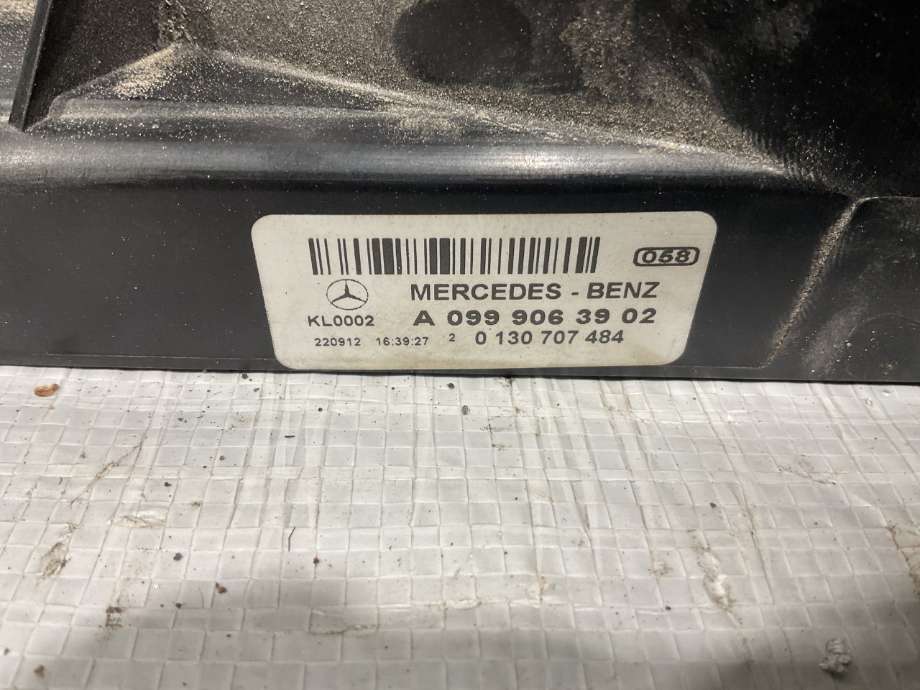 Radiator (automat gir) til Mercedes EQC 2019-->>  (MERCEDES|A 099 500 36 00|)