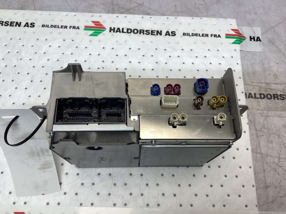 Bilstereo navigasjon til Mercedes EQC 2019-->>  (MERCEDES|A 253 900 76 10|)