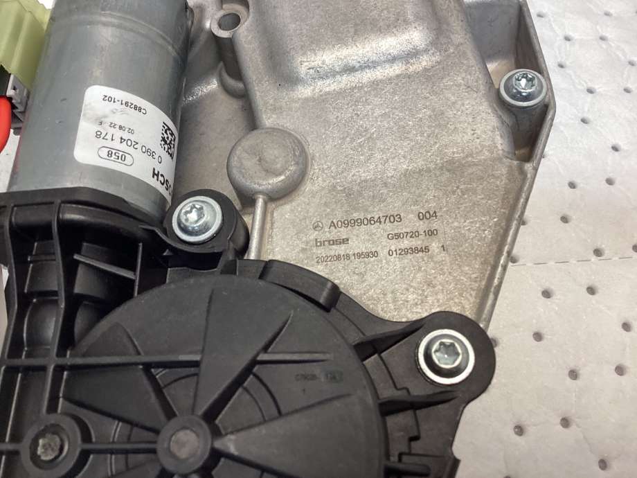 Baklukeåpner motor til Mercedes EQC 2019-->>  (MERCEDES|A 099 906 47 03|)
