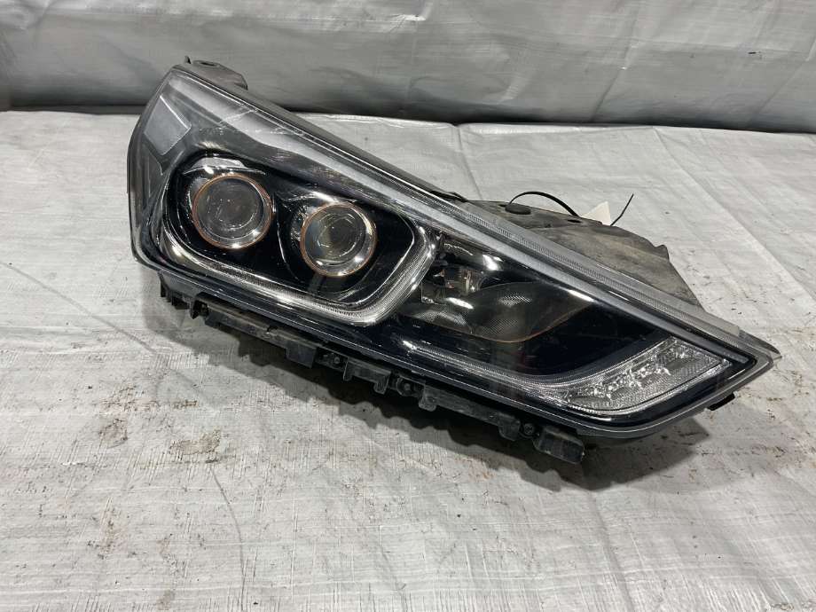 Frontlykt høyre halogen til Hyundai Ioniq Electric, 2019-->> (Fase 2)  (HYUNDAI|92102G 7000)