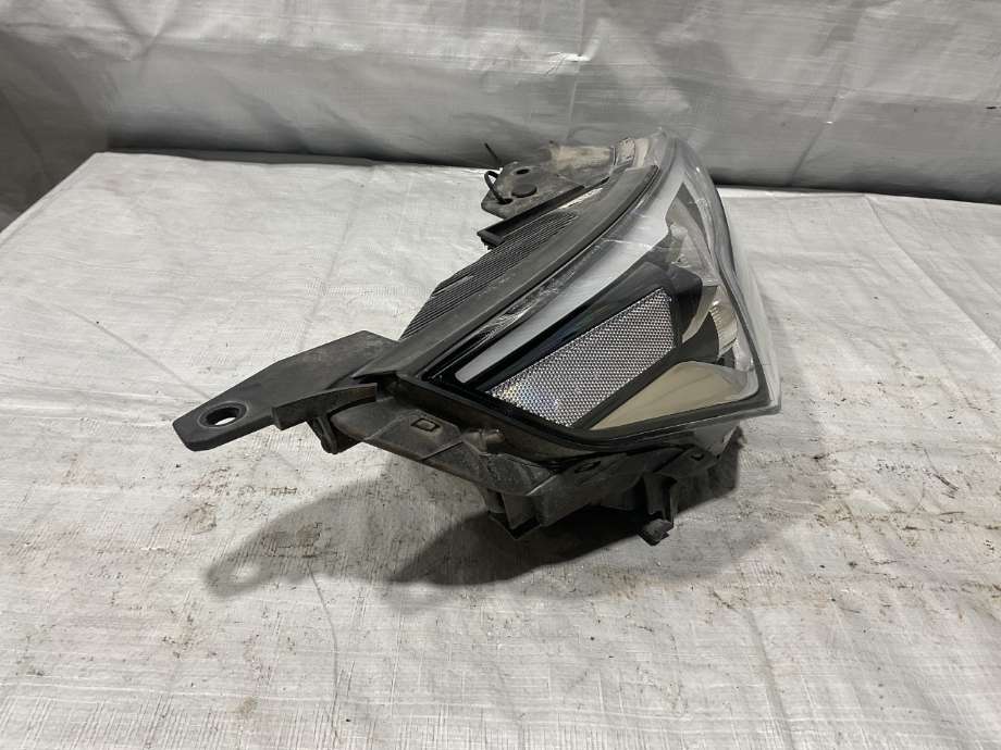Frontlykt høyre halogen til Hyundai Ioniq Electric 2019-->> (Fase 2) (HYUNDAI|92102G 7000|)