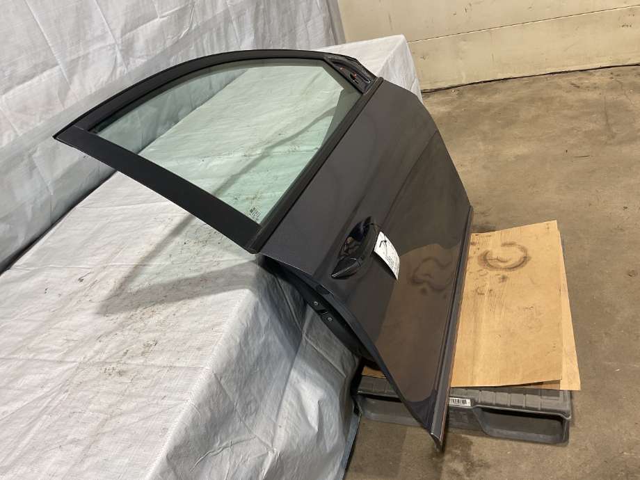 Dør høyre foran til Hyundai Ioniq Electric 2019-->> (Fase 2) (HYUNDAI|76004G 2010|)