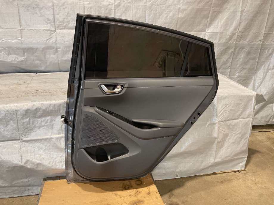 Dør høyre bak til Hyundai Ioniq Electric 2019-->> (Fase 2)  (HYUNDAI|77004G 2010|)