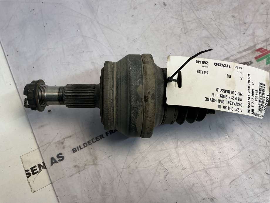 Drivaksel høyre bak til Mercedes E-Klasse 2009-2013 (Fase 1) (W212) (W212) (MERCEDES|A 221 350 35 10|)
