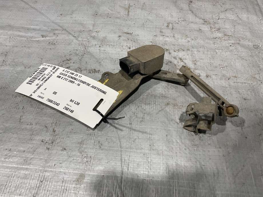 Sensor nivå til Mercedes E-Klasse 2009-2013 (Fase 1) (W212) (W212) (MERCEDES|A 212 540 23 17|)