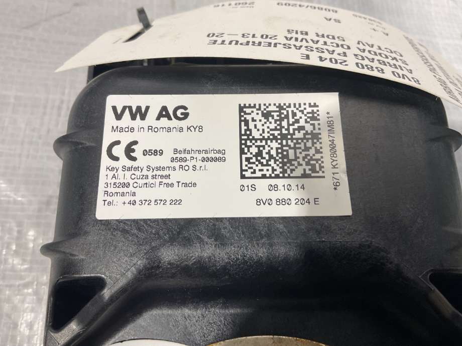 Airbag passasjer til Škoda Octavia 2013-2016 (Type III, Fase 1)  (SKODA|8V0 880 204 E|)