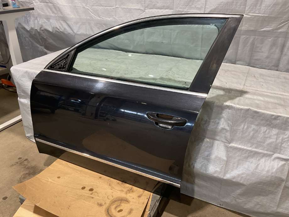 Dør venstre foran til Škoda Superb 2008-2015 (Type II)  (SKODA|3T0 831 055|)